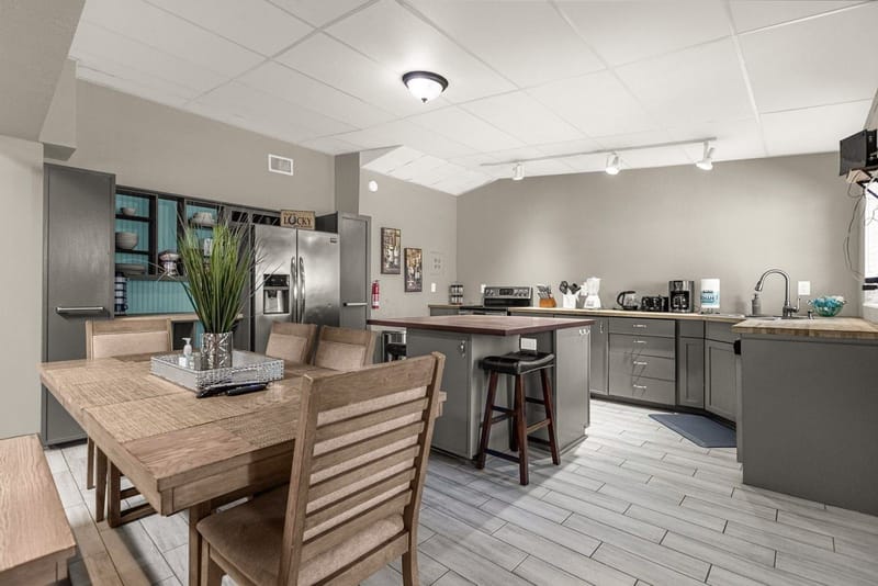 Heart Of Winter Park 32789 , Nearby Bus Stops Shopping , Hospitals , High Quality & homey NO MOVE- IN FEE (id. 5590)