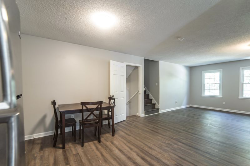 roommates in Undisclosed, Newnan, GA 30265 Newly-renovated & comfortable Newnan house with 2 refrigerators and back deck. (id. 4888) - cirtru.com
