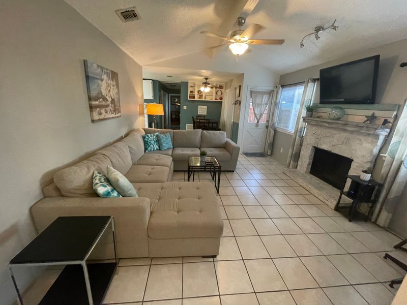 roommates in San Antonio Entire Place 2Bed.1.5Bath - cirtru.com