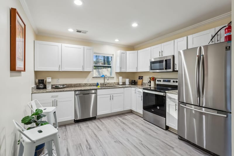 roommates in Undisclosed, Marietta, GA 30060 Video tour available | Excellent Reviews | Quiet Members | Oversized Bedrooms | High End | Maid's service |Fast Move-In  8 Minutes from Downtown Smyrna (id. 43146) - cirtru.com