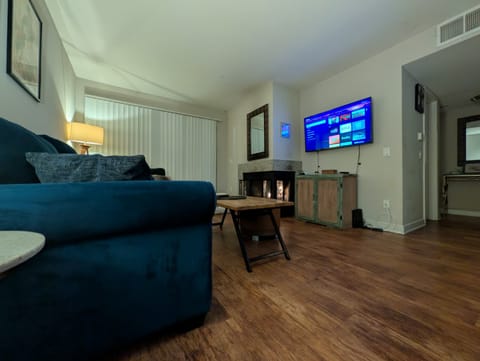 Private Room in 2Bed.2Bath