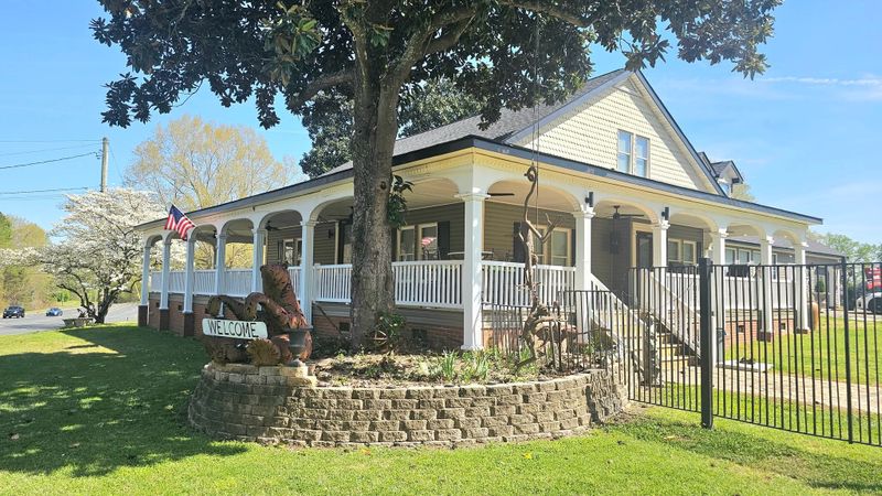 roommates in Locust Room5Bed.2.5Bath - cirtru.com