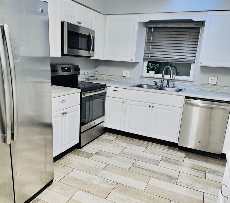 roommates in Undisclosed, Orange Park, FL 32065 Habla Español | Plenty of Parking | Near NAS Jax | Blanding Blvd | Washer & Dryer Included (id. 23433) - cirtru.com