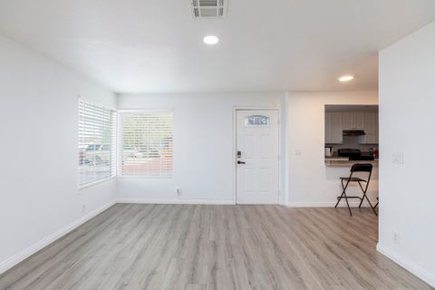roommates in Undisclosed, Las Vegas, NV 89102 Homey & newly-renovated Las Vegas House with Patio or porch (id. 6031) - cirtru.com