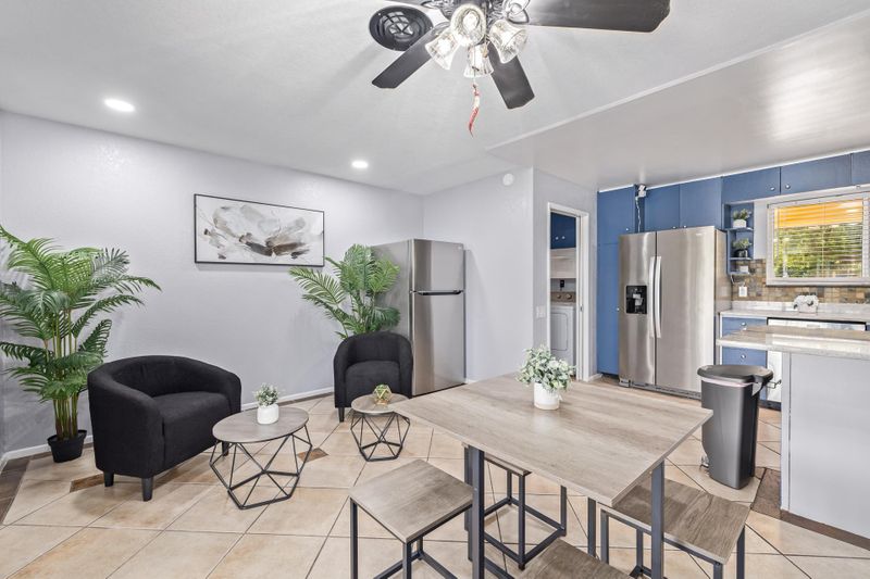 roommates in Undisclosed, Phoenix, AZ 85041 South Mountain house super close to the NEW LIGHT RAIL EXTENSION that was just completed!  This house has it all! (id. 9351) - cirtru.com