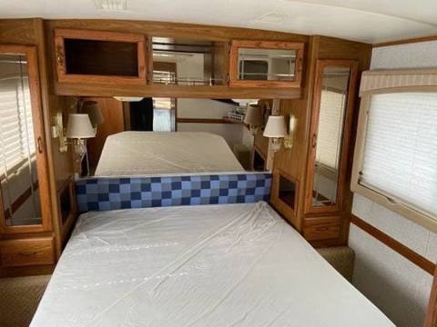 roommates in Лос-Анджелес Private Room in 1Bed.1Bath - cirtru.com