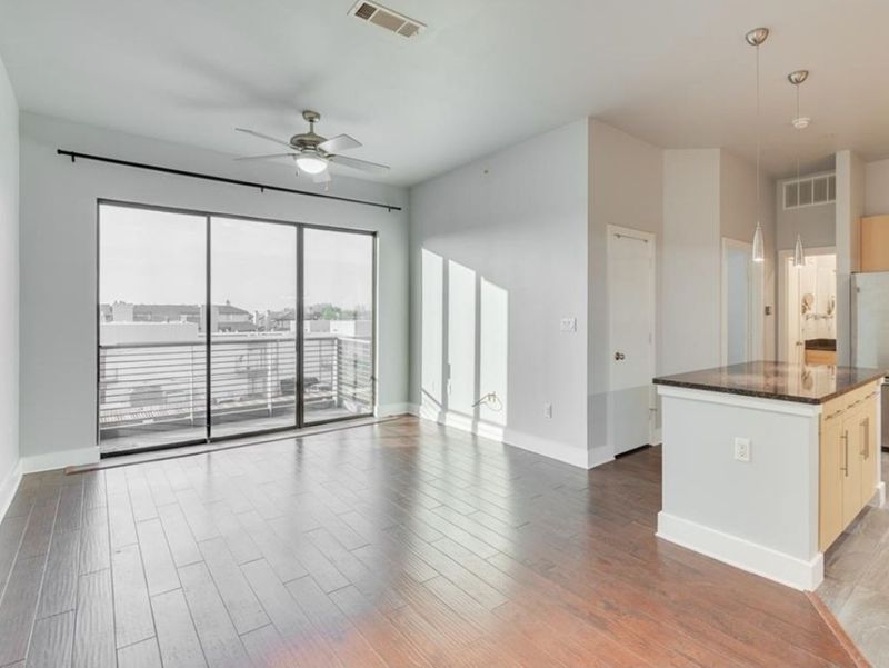 roommates in Dallas Entire Place 1Bed.1Bath - cirtru.com