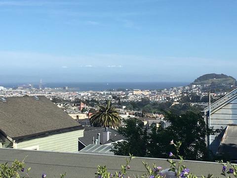 roommates in San Francisco Beautiful view near Bart! - cirtru.com