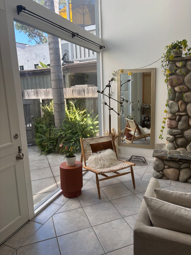 roommates in Newport Beach Room2Bed.2Bath - cirtru.com