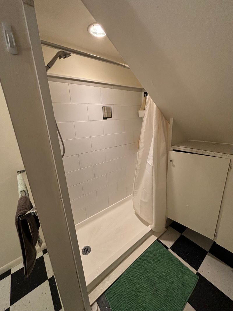 roommates in Burlington Private Room in 3Bed.1Bath - cirtru.com