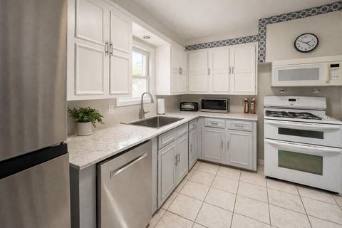 Newly Renovated Coliving Home |  Easy Transit |  Modern Kitchen |  Move-In Ready |  Prime Dallas Location.  Limited-Time Discount — Save up to 15% if you move in this month! (id. 23750)