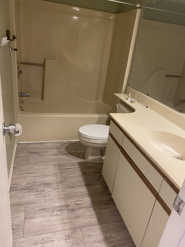 roommates in Vero Beach GWM retired.. looking to share 2/2 - cirtru.com