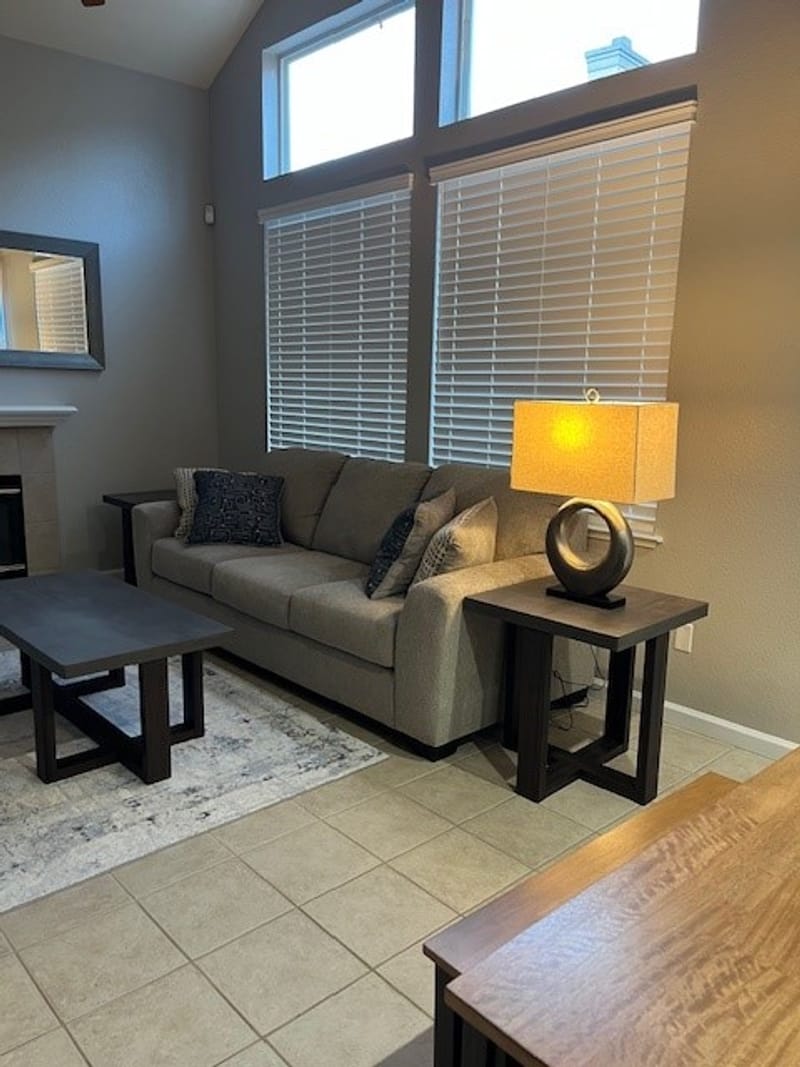 Private Room in 3Bed.2.5Bath