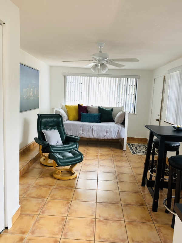 roommates in Coral Gables Private Room in 1Bed.1Bath - cirtru.com
