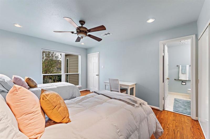 Private Room in 2Bed.2Bath
