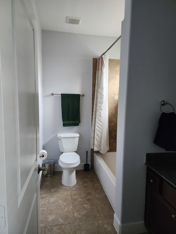 Private Room in 3Bed.3Bath