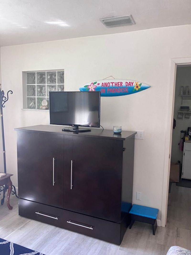 roommates in New Smyrna Beach Private Room in 2Bed.2Bath - cirtru.com