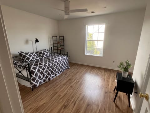Room4Bed.3Bath