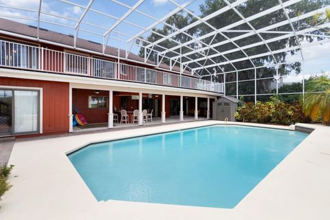 Luxury Orlando Living with Pool & Lake View — Utilities, Wi-Fi, Laundry & Parking All Included (id. 15343)