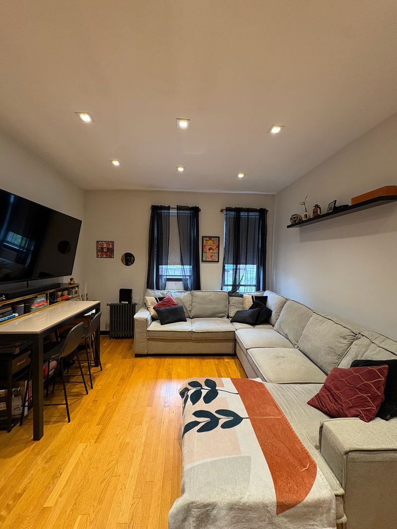 roommates in New York City Entire Place 1Bed.1Bath - cirtru.com