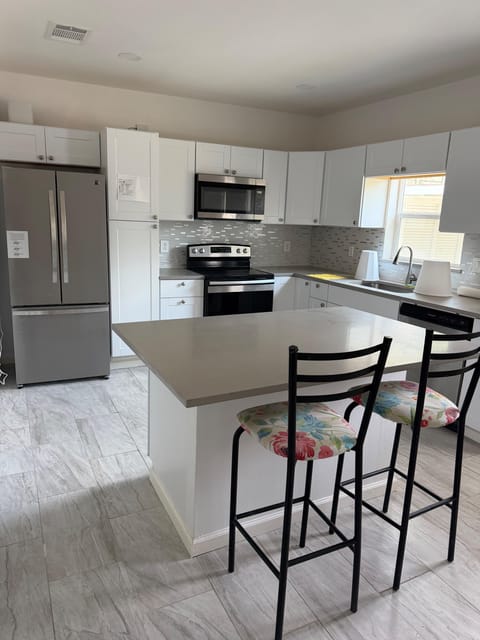 Midtown Home ,  Gated Entry | ‍ 1-Min to Bus |  Brand New Home |  Fully Stocked Kitchen (id. 34904)