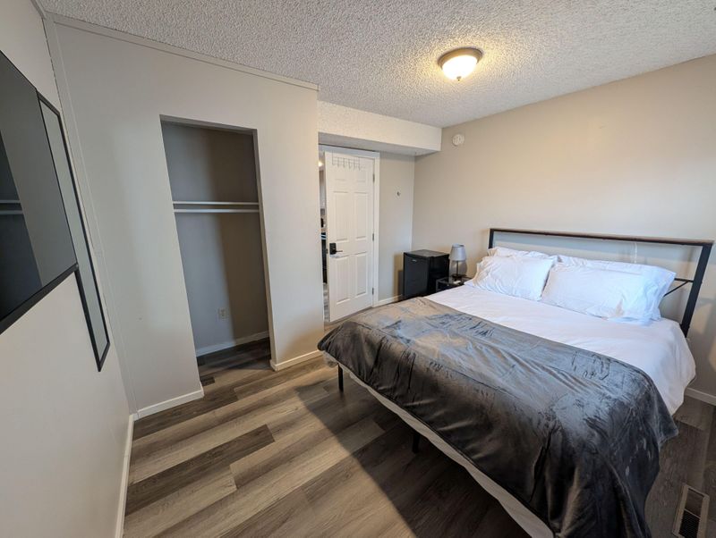 roommates in Undisclosed, Great Falls, MT 59405 Scrub Hub | Furnished Rooms for Traveling Professionals | Utilities & WiFi Included (id. 30648) - cirtru.com