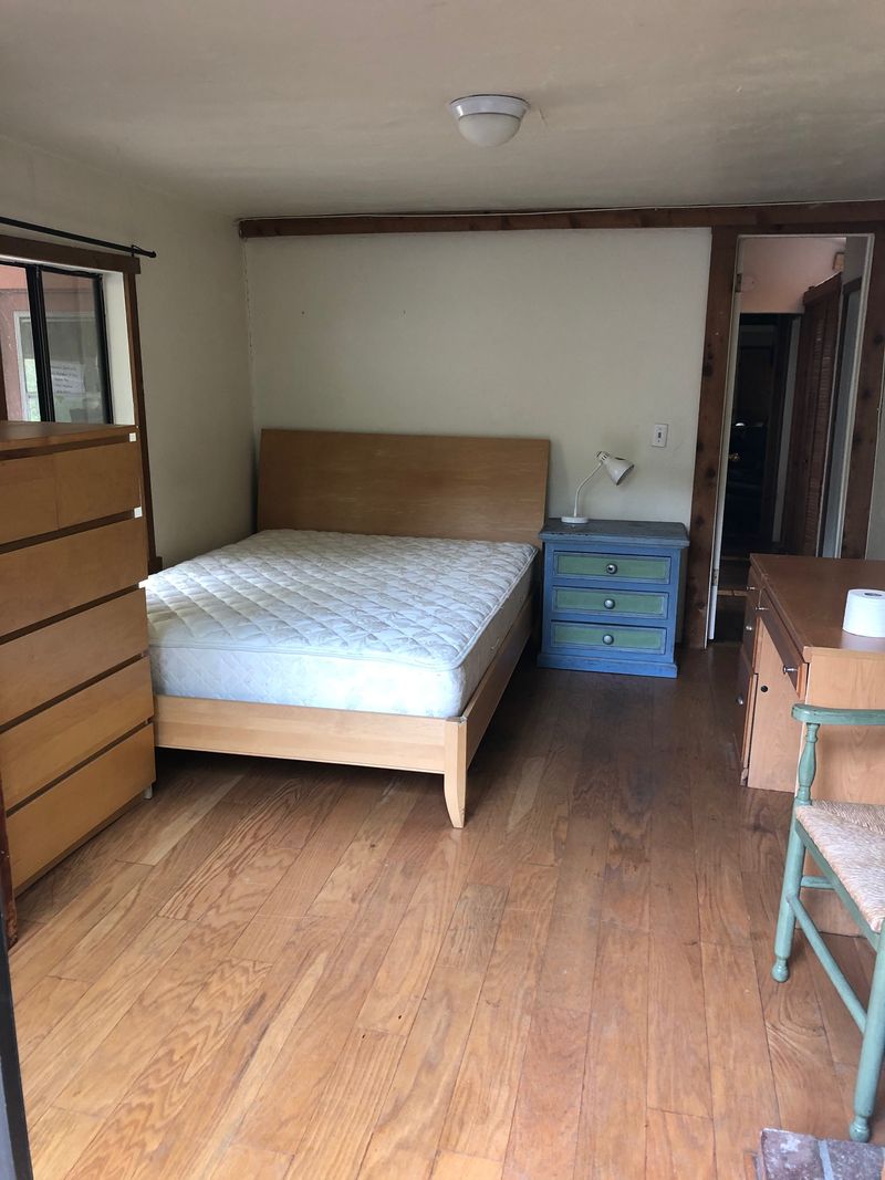 roommates in Topanga Private Room in 2Bed.2Bath - cirtru.com