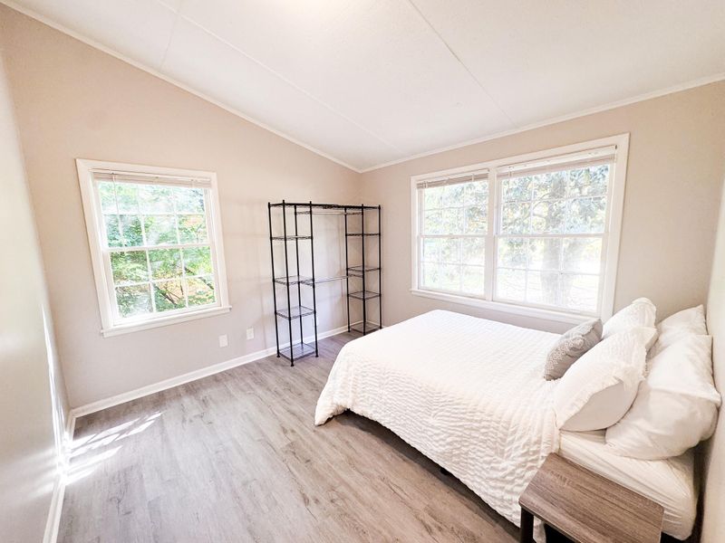 Cool & Friendly: Big Room, Chill Vibes  in Decatur  – Utilities Included! (id. 14171)