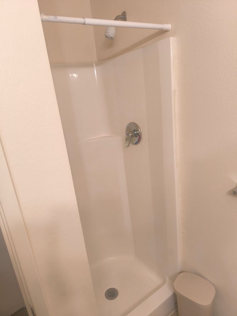 roommates in Fallbrook Shared Room in 2Bed.2Bath - cirtru.com