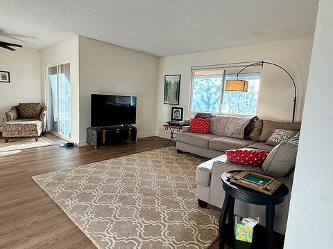 Private Room in 2Bed.1Bath