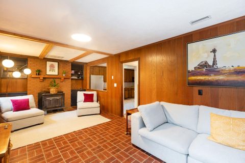 Near  CLT International Airport, Belmont & Mt. Holly | Next to  US National Whitewater Center (id. 17278)