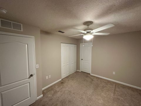 Private Room in 3Bed.2.5Bath