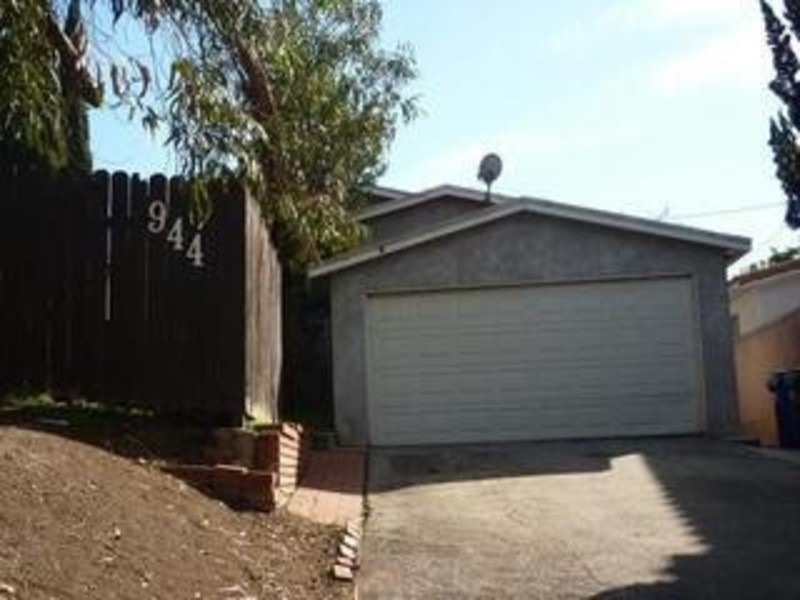 roommates in Manhattan Beach Home with Yard 3Bed.1Bath - cirtru.com