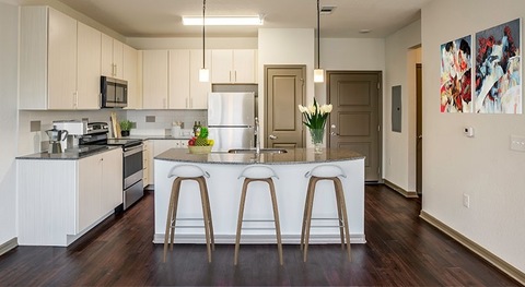 roommates in Four Corners Private Room in 2Bed.2Bath - cirtru.com