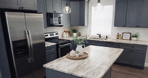 Amazing and Beautiful West Tampa House!! Spacious Furnished Rooms  | Utilities & Wi-Fi Included  | Clean, Quiet Home  | Peaceful Living  |  Top Rated Host (id. 29237)