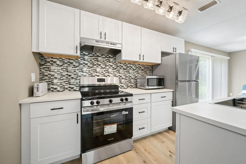 Fully Renovated Sept 2026 | 5BR Home in Ribault | Spacious Rooms (id. 43561)
