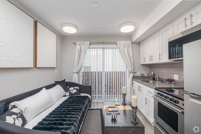 roommates in Los Angeles Private Room in 26Bed.26Bath - cirtru.com