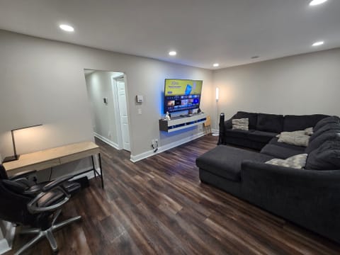 Private Room in 2Bed.1.5Bath