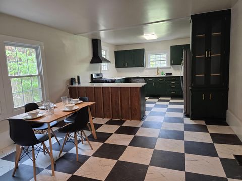 Affordable Furnished Rooms in Statesville NC | Quiet Home Near I-77 & Downtown | Utilities Included (id. 32682)