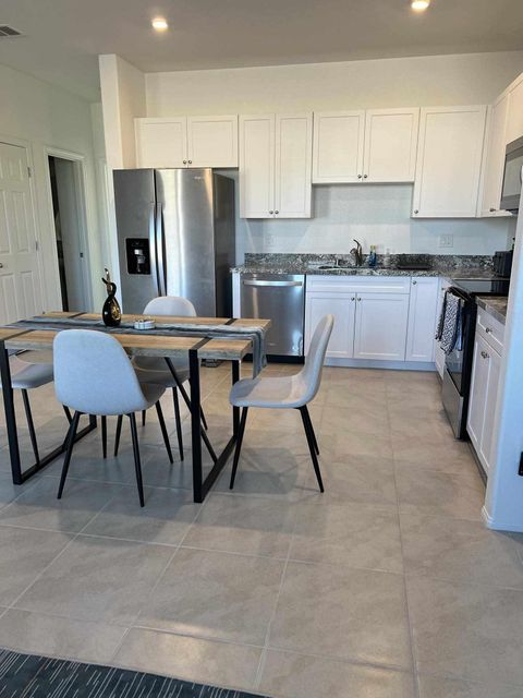 roommates in Undisclosed, Las Vegas, NV 89148 Modern & spacious Spring Valley Townhouse (id. 9682) - cirtru.com