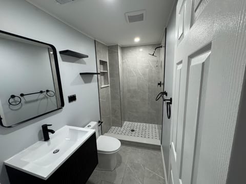 Stunning home with TOP RATED Host! (id. 28935)