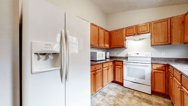roommates in Undisclosed, Ellenwood, GA 30034 Beautiful Decatur Home, Newly Updated, Spacious Bedrooms, Free WiFi, a 5 minute walk to transit stop River Rd & Riverside Cswy. EARN Rewards staying with this host - ASK how! (id. 1217) - cirtru.com