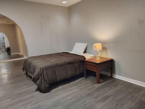 Spacious and Fully Furnished Guest Bedroom with All Utilities Included In Fort Worth (id. 16190)