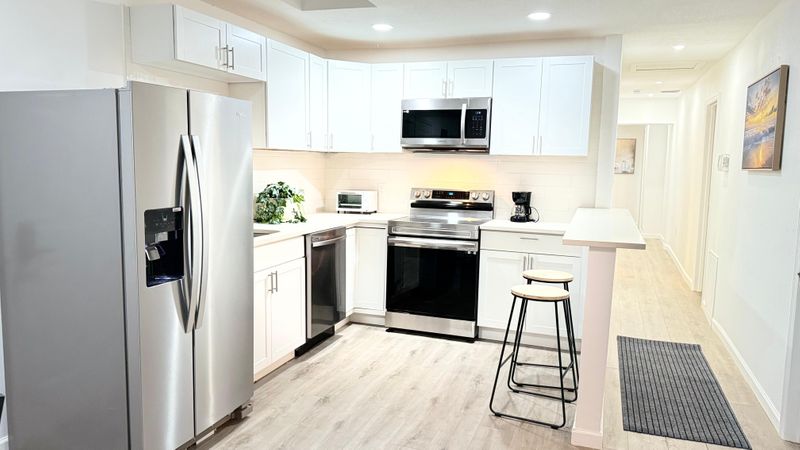 roommates in Undisclosed, Orlando, FL 32807 Orlando Cozy House, located near the airport and downtown, offers the ideal combination of comfort, convenience, and accessibility. (id. 16908) - cirtru.com