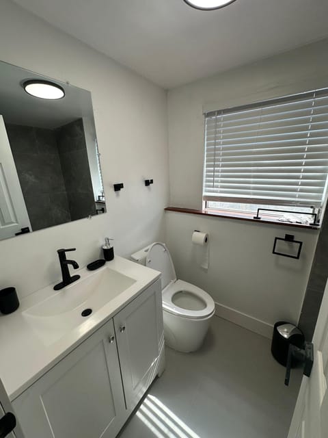 Brand New House with New Furnitures (id. 41748)