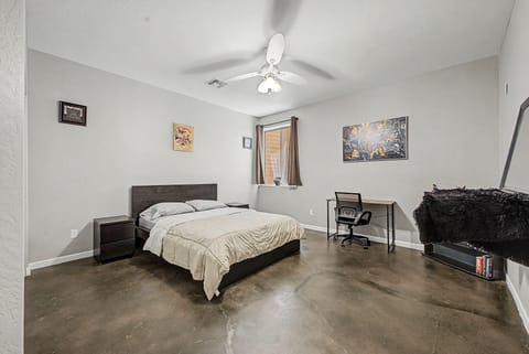 roommates in Undisclosed, Chandler, AZ 85286 Upscale Shared Living in Chandler • Upgrade Your Living Experience •  Oversized Rooms •  Home Gym •  Luxurious Backyard Pool Oasis •  Quiet & Private (id. 15867) - cirtru.com
