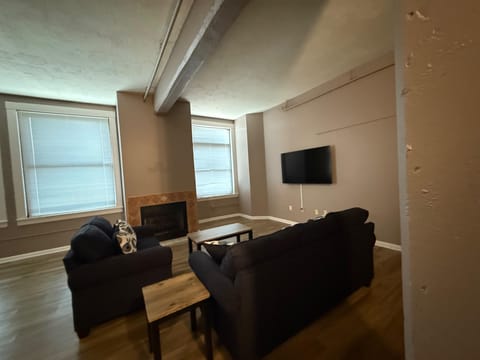 King soft loft apt (id. 33126)