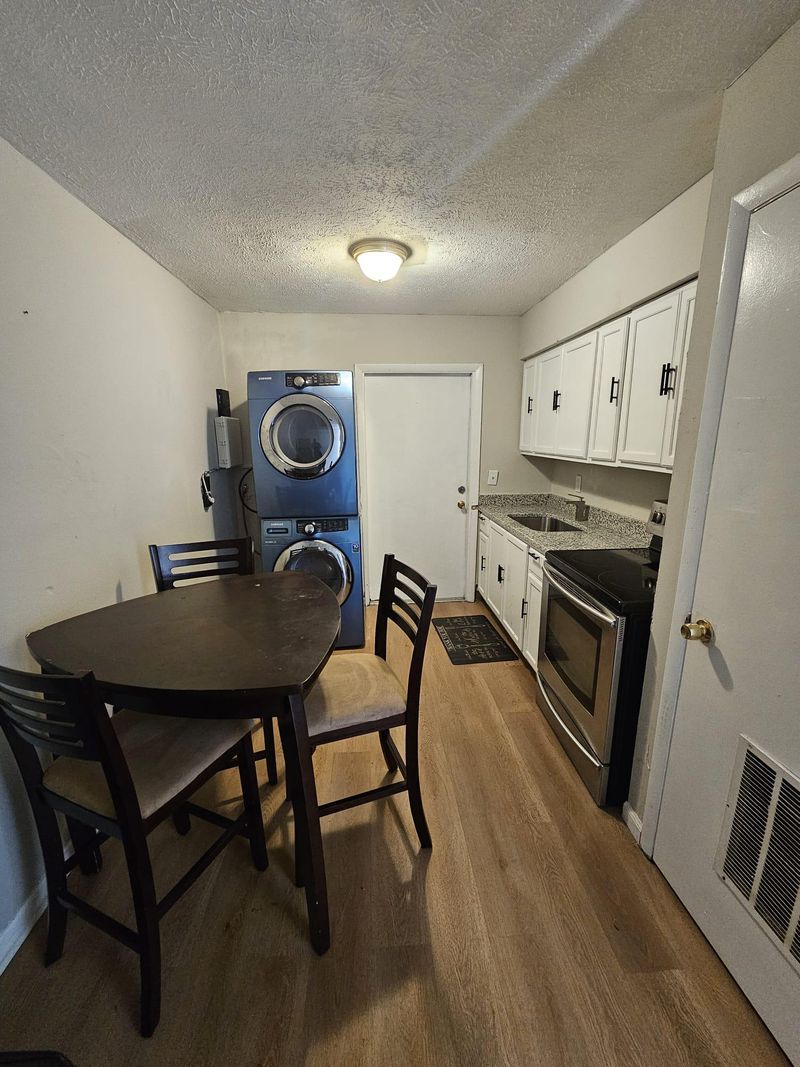 roommates in Undisclosed, Tampa, FL 33612 Newly-renovated & comfortable Tampa Duplex / Multiplex with Patio or porch (id. 5868) - cirtru.com