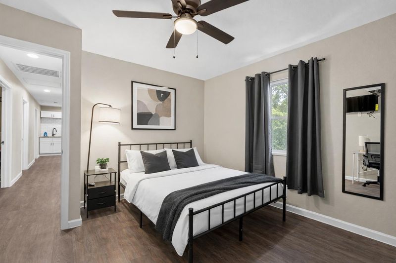 roommates in Undisclosed, Dallas, TX 75241 Join a residence catered to focused, working professionals. Secure a quality living space that offers more than just the basics!  All-Inclusive Utilities • 1Gig Fiber WiFi •  Kitchen with Brand New Appliances  Top-Rated Dallas Host (id. 21949) - cirtru.com