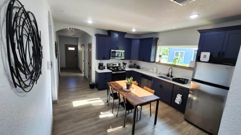 Live in San Antonio near Downtown (id. 39944)